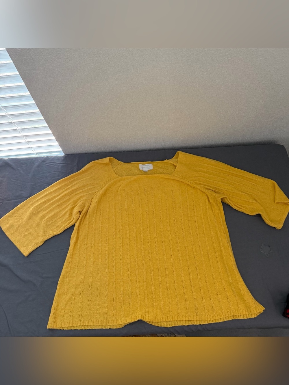 Avenue Mustard Lightweight Ribbed Knit Scoop Neck Knit Top Size 26/28